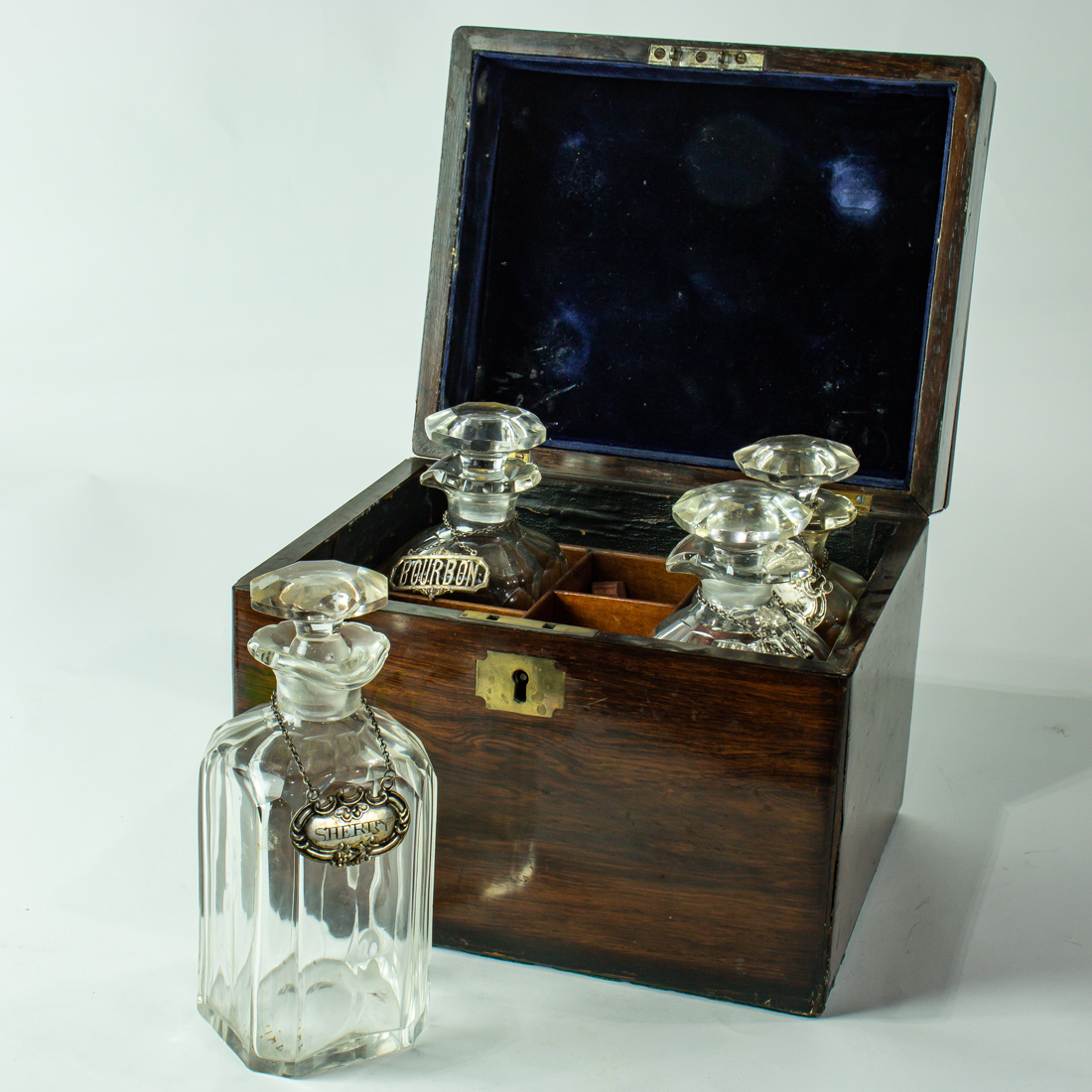 CAMPAIGN STYLE ROSEWOOD TANTALUS