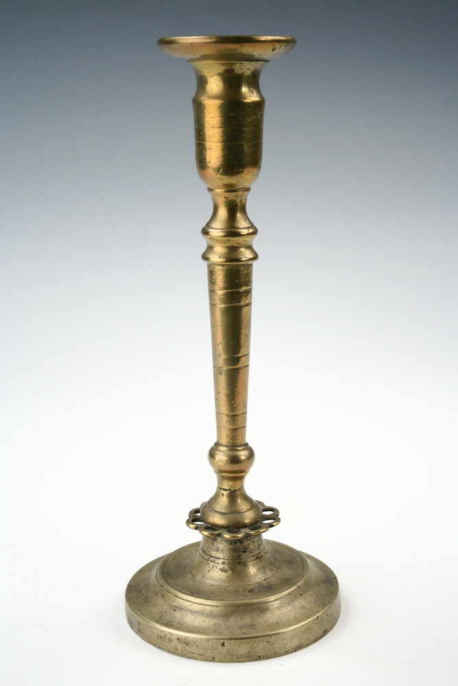 CANDLESTICK - 17th c. cast brass