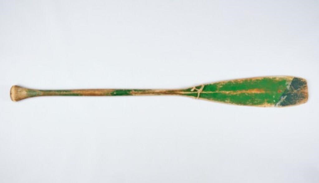 CANOE PADDLEA beautiful pine