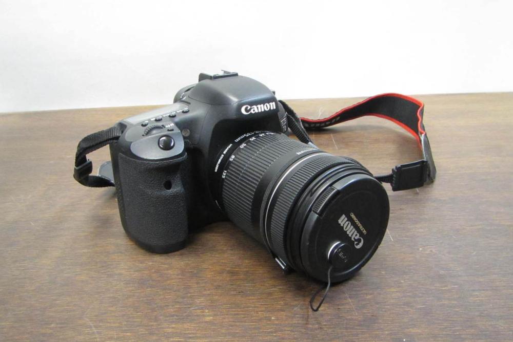 CANON EOS 7D CAMERA WITH LENS,