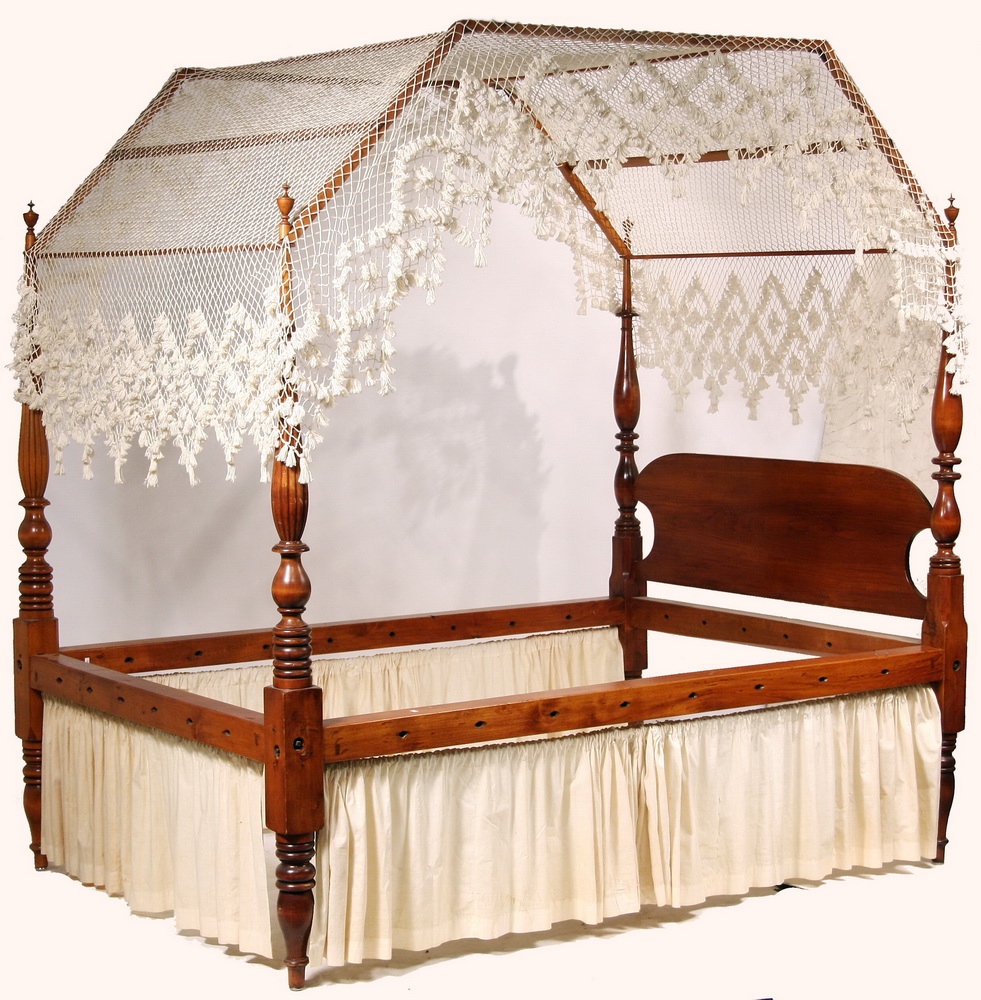 CANOPY BED - Country Sheraton