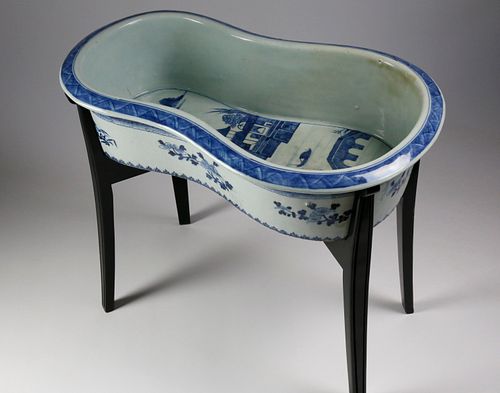 CANTON BIDET IN EBONIZED WOOD