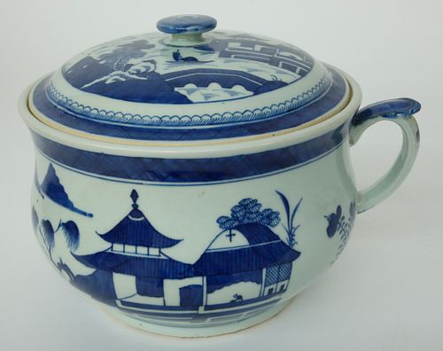 CANTON BULBOUS CHAMBER POT, 19TH