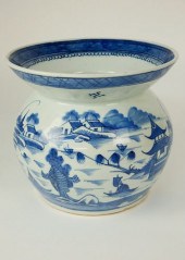 CANTON SPITTOON, 19TH CENTURYC
