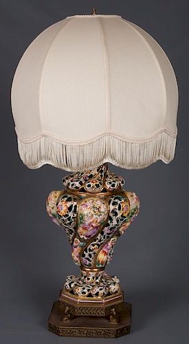 CAPODIMONTE FIGURAL