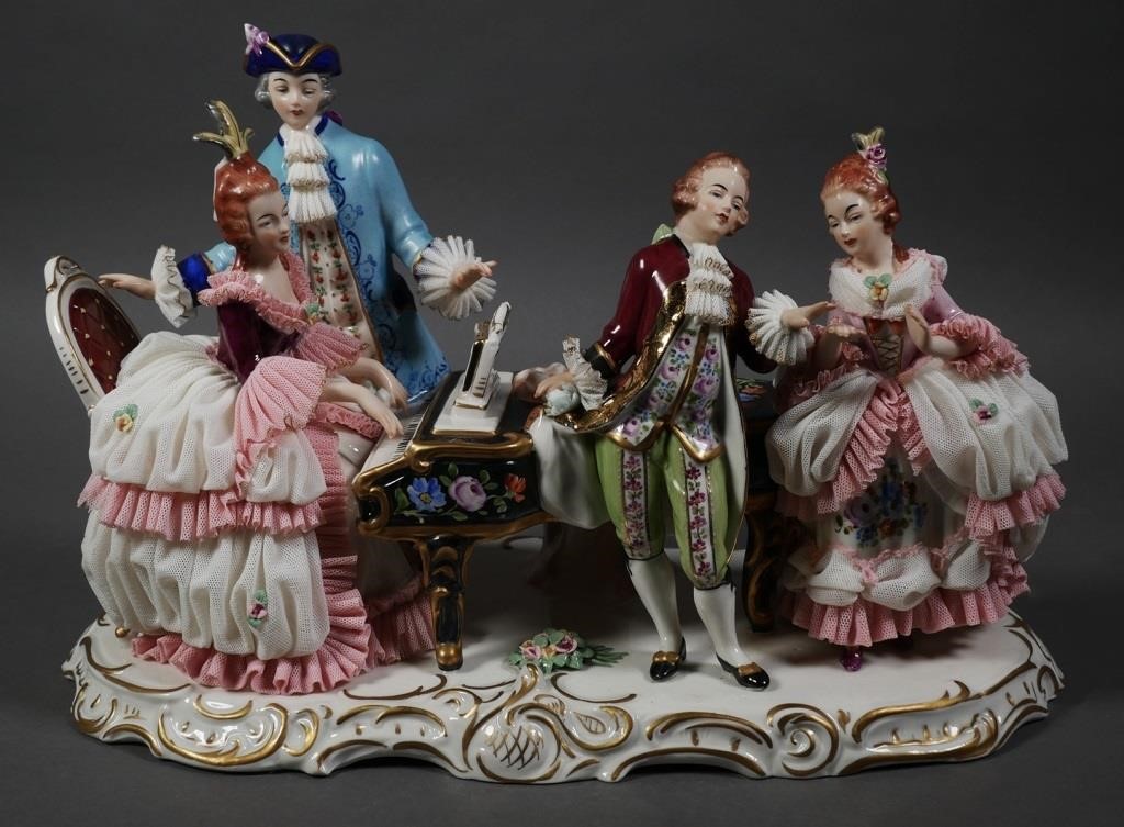 CAPODIMONTE FIGURINE WOMAN