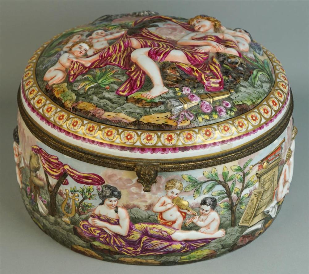 CAPODIMONTE LARGE CIRCULAR