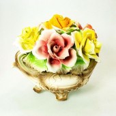 CAPODIMONTE PORCELAIN CENTERPI