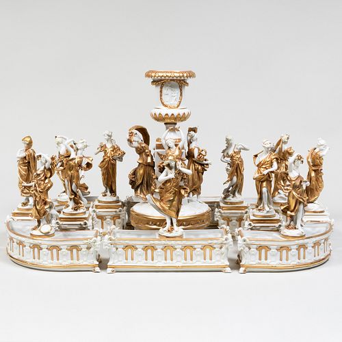 CAPODIMONTE PORCELAIN SURTOUT DE