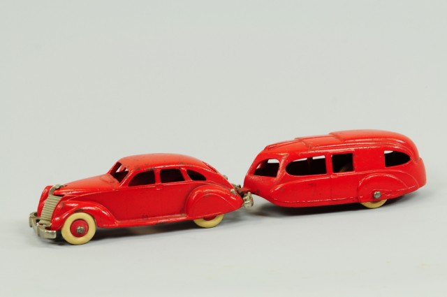 CAR AND HOUSE TRAILER Hubley cast