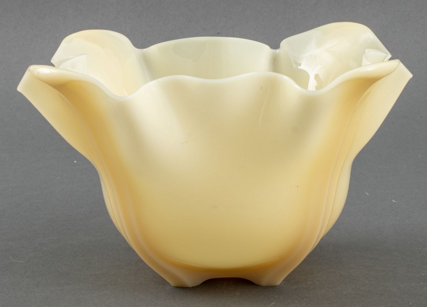 CARDER STEUBEN ALABASTER GLASS BOWL