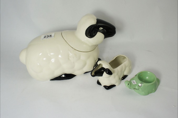 Carltonware Novelty teapot of a