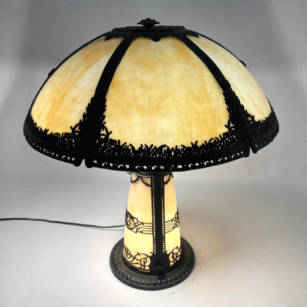 Carmel Slag glass lamp with