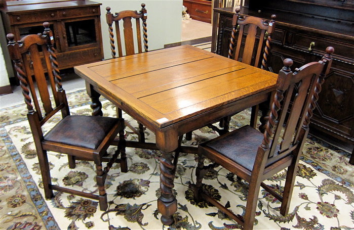 CAROLEAN REVIVAL OAK DINING TABLE