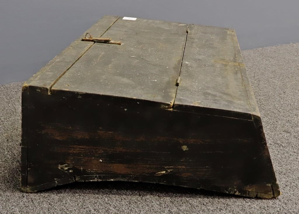 Carriage or buggy wood trunk,