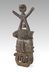 CARVED AFRICAN DAN GUERE MASK
