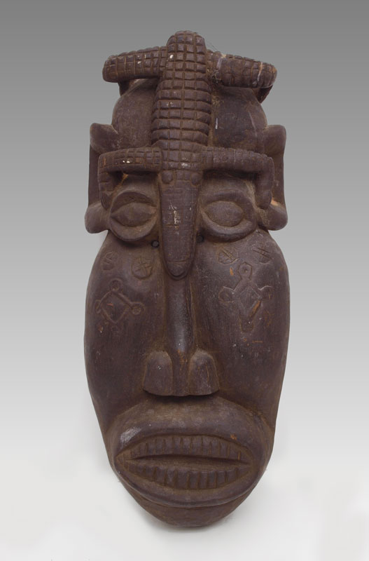 CARVED AFRICAN SUKU KUKUUNGU MASK