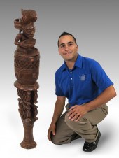 CARVED AFRICAN TCHOKWE KING FI