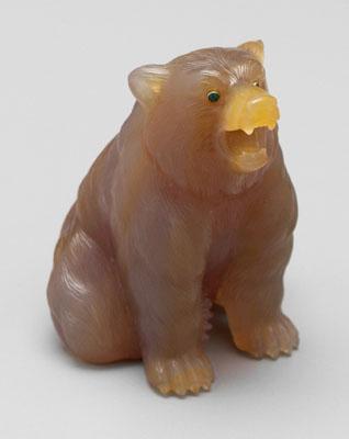 Carved agate sitting bear, full