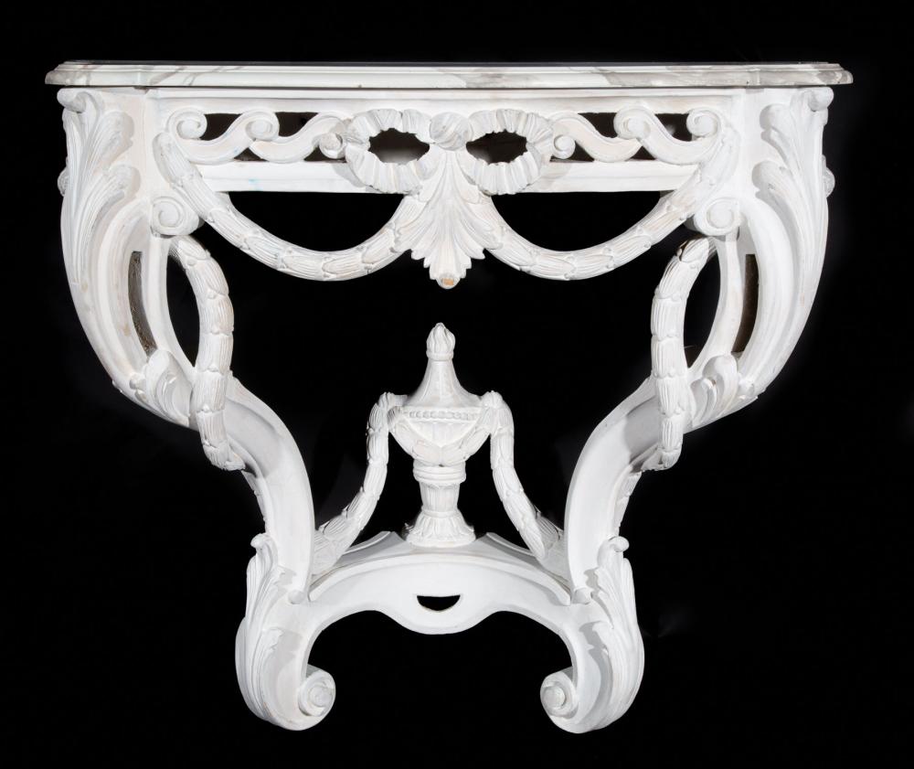 CARVED AND CRèME PEINTE
