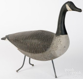CARVED AND PAINTED CANADA GOOS