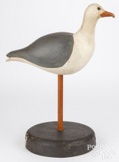 CARVED AND PAINTED SEAGULL DEC