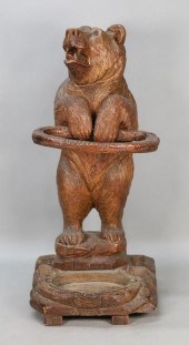 CARVED BLACK FOREST BEAR UMBRE