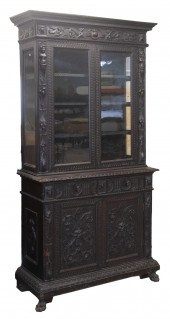 CARVED CONTINENTAL CABINET 19t