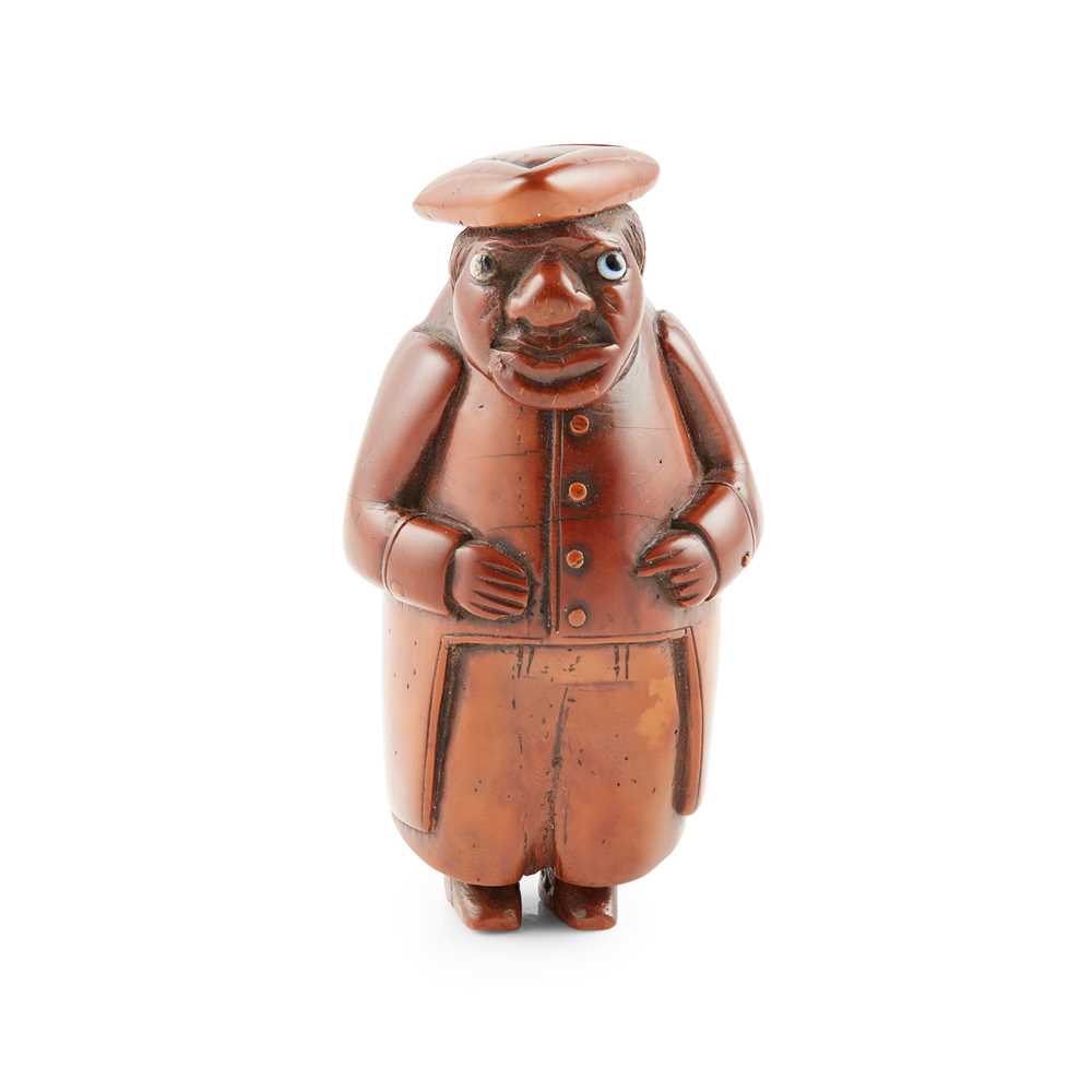 CARVED COQUILLA NUT CHARACTER SNUFF