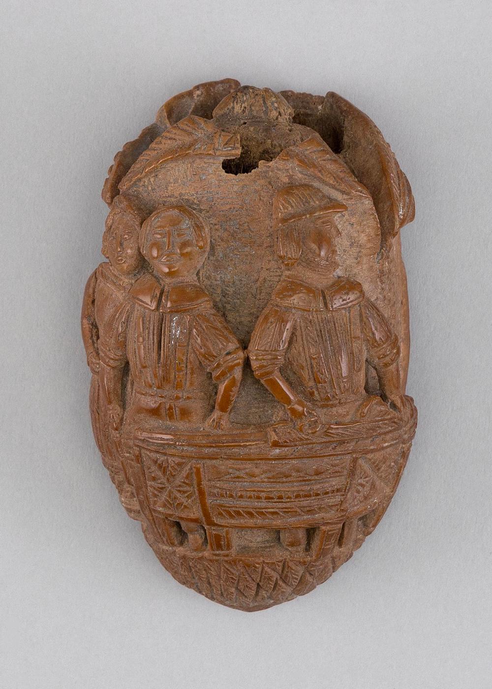 CARVED COQUILLA NUT SNUFF BOX