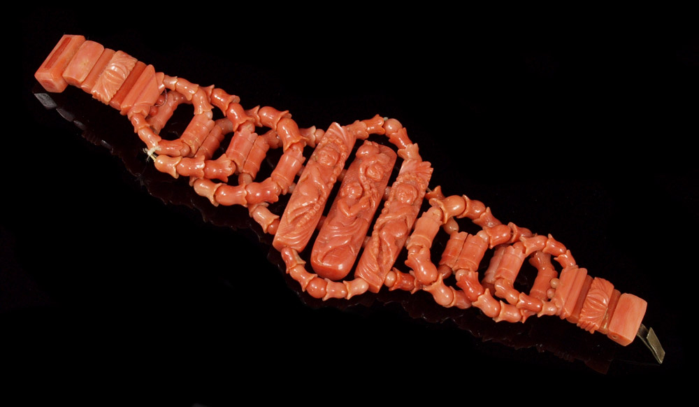 CARVED CORAL BRACELET: Floriform