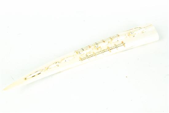 CARVED CRIBBAGE BOARD.  Eskimo 