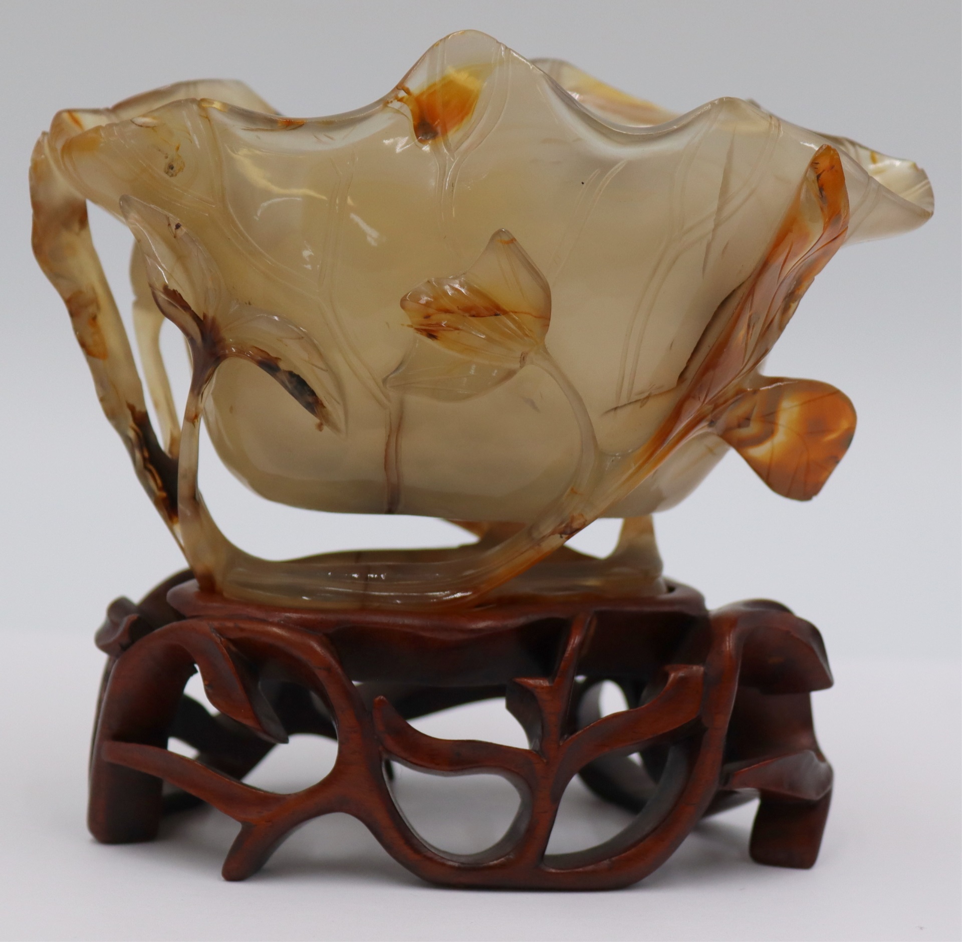 CARVED FOLIATE FORM AGATE WATER