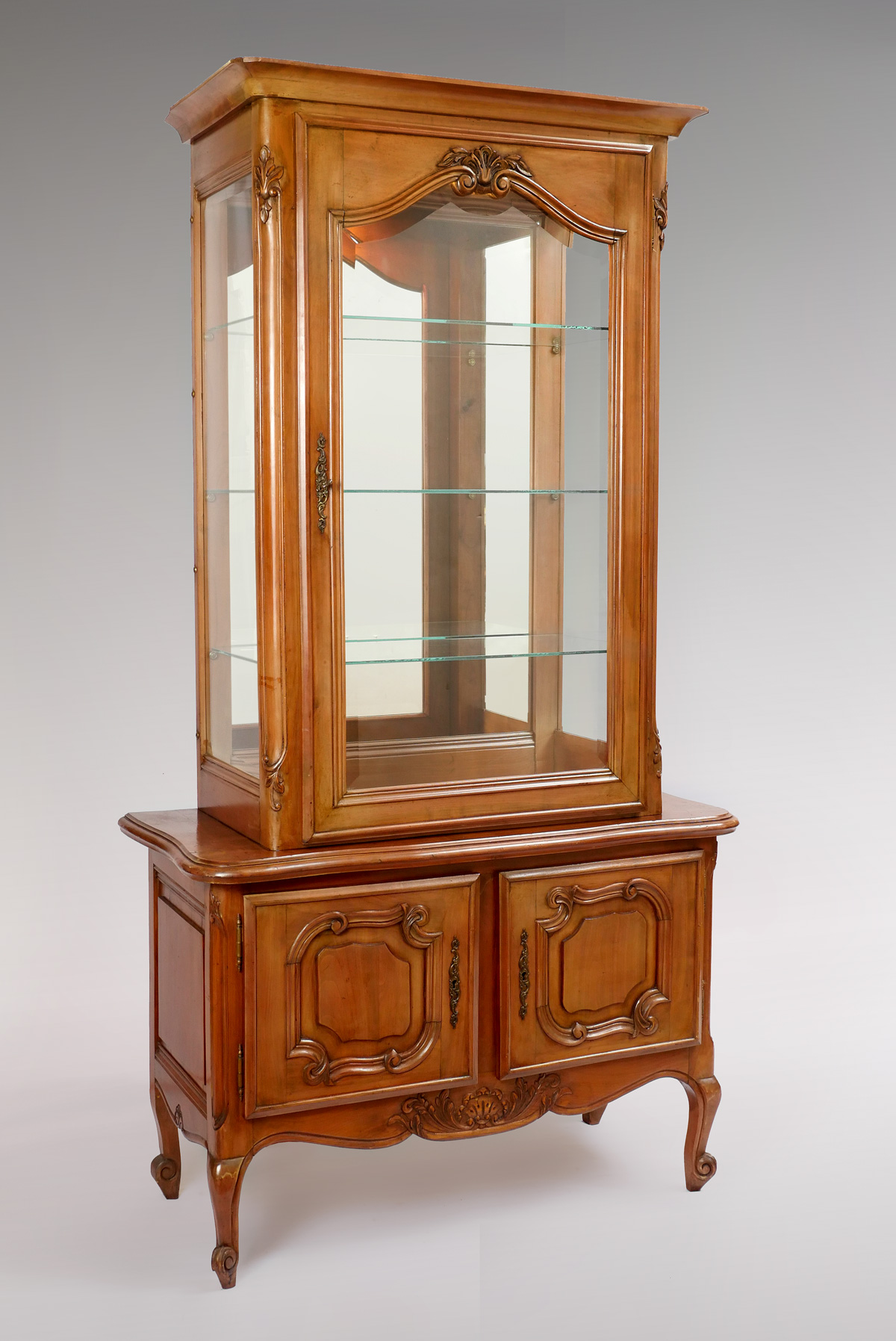 CARVED FRENCH CURIO CABINET: