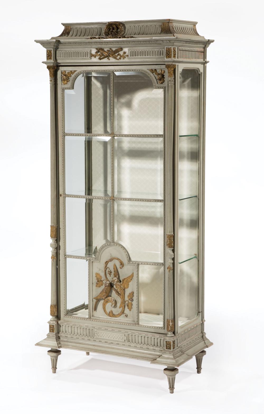 CARVED, GRIS PEINTE, PARCEL GILT