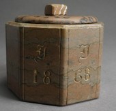 CARVED HARDSTONE TOBACCO HUMID