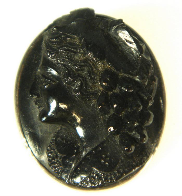 Carved jet cameo, lady in