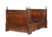 CARVED MAHOGANY LIT EN BATEAUV