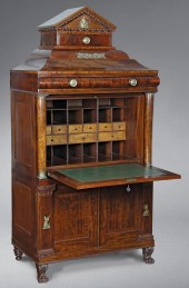 CARVED MAHOGANY SECRéTAIRE à A