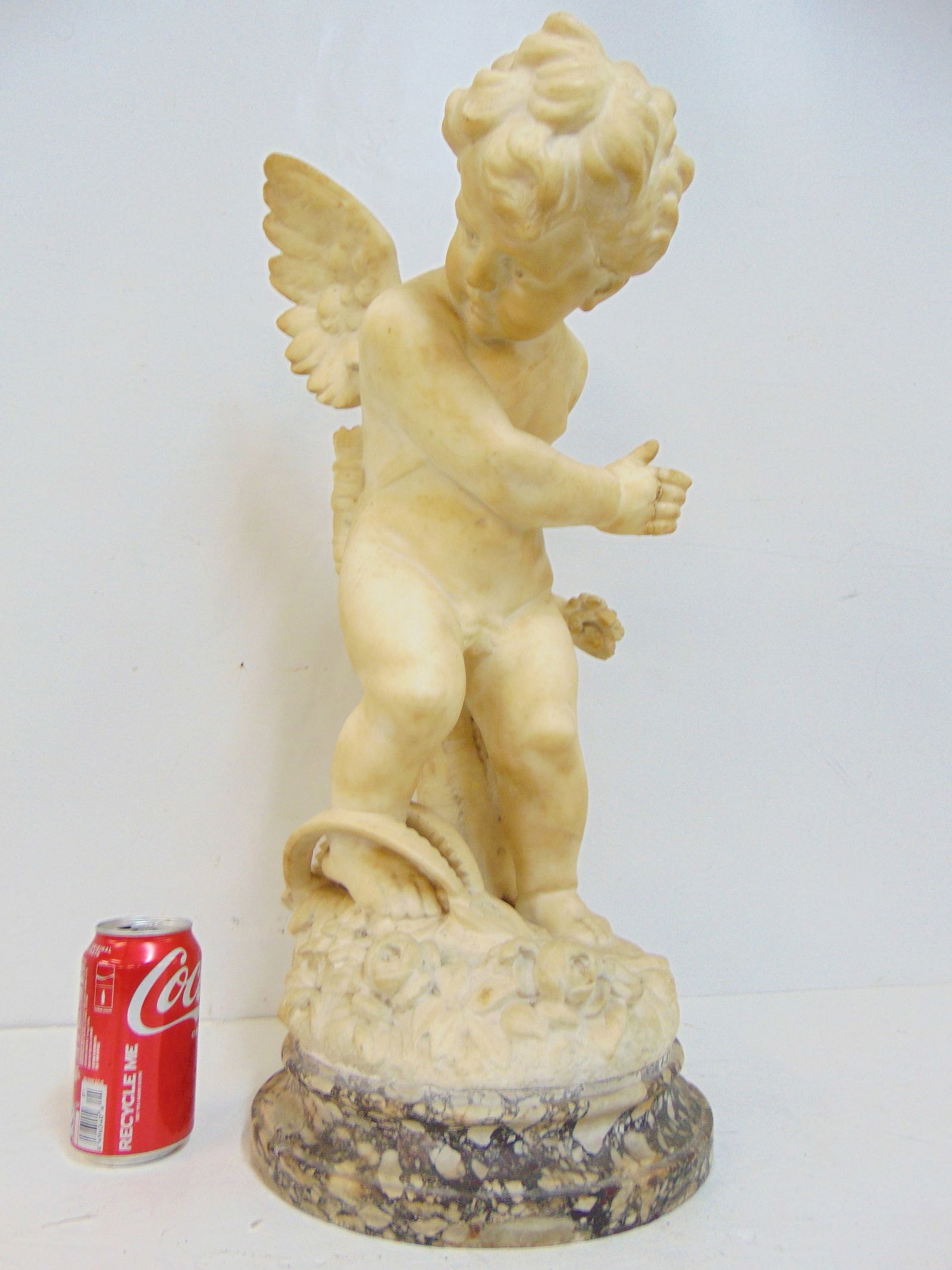 CARVED MARBLE STATUE, PUTTI WITH