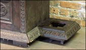 CARVED OAK HALL BENCH. Bearing
