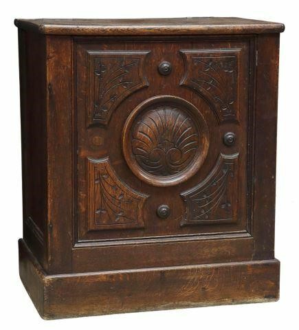CARVED OAK HINGE-TOP STORAGE