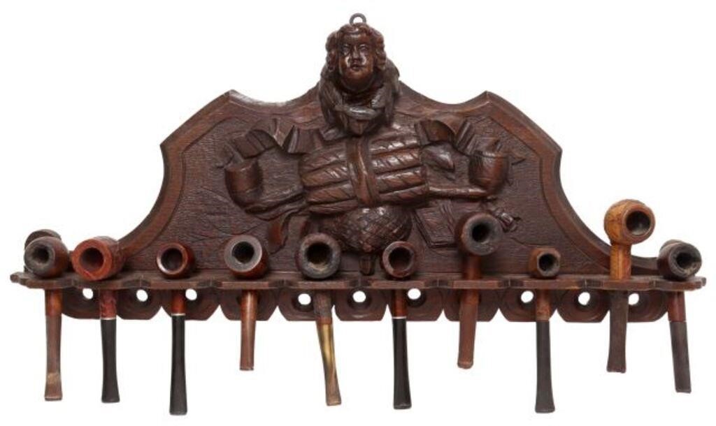 CARVED OAK WALL-MOUNTED PIPE