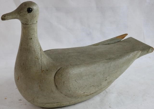 CARVED PRIMITIVE SEAGULL DECOY, OLD