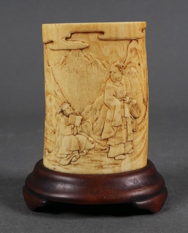 CARVED SCHOLARS IVORY BRUSH