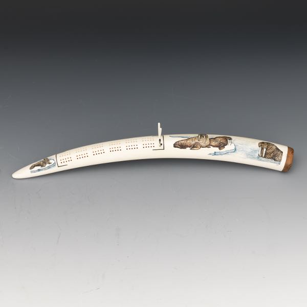 CARVED SCRIMSHAW CRIBBAGE GAME
