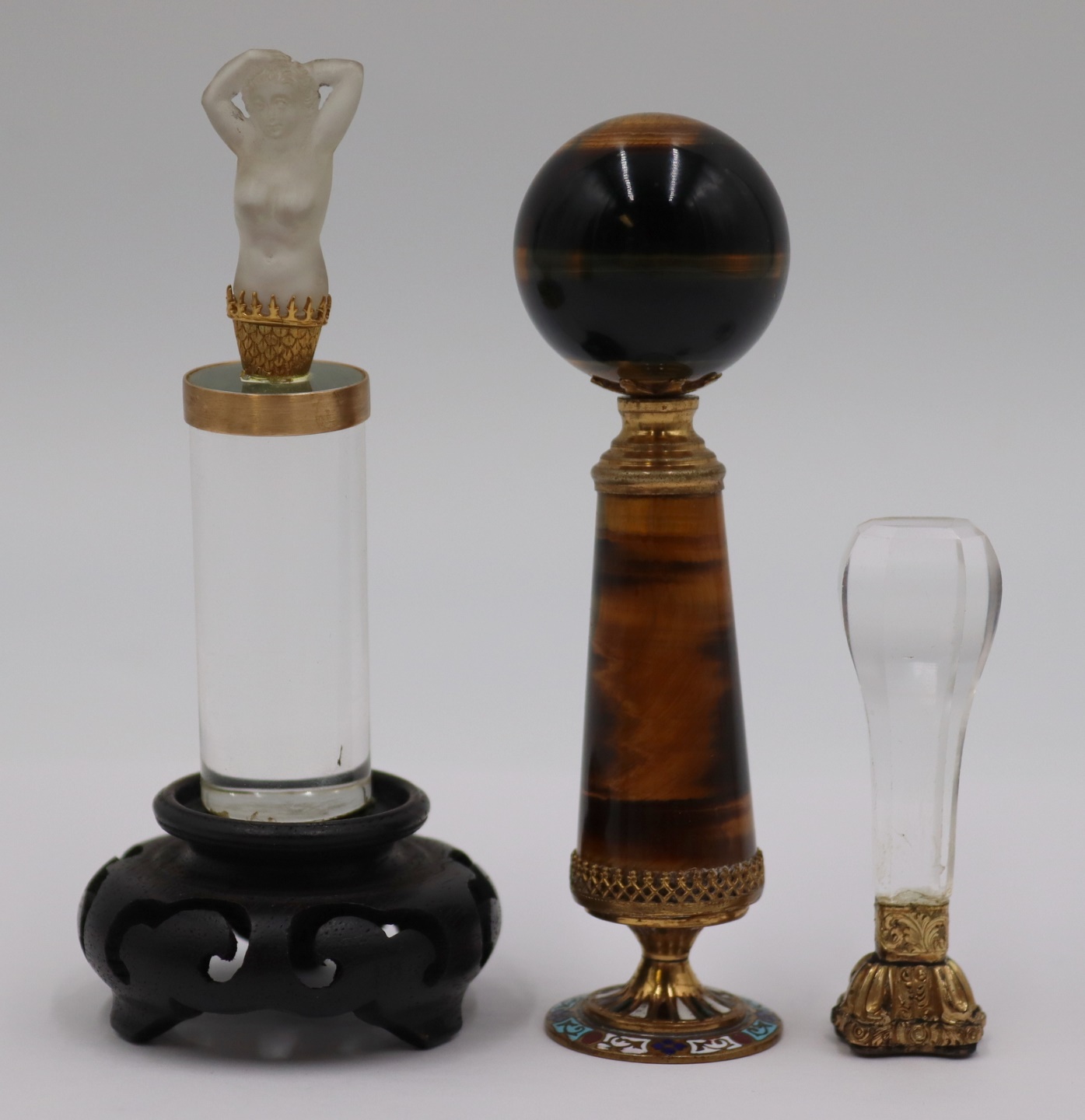 CARVED SEAL STAMPS AND OBJECTS