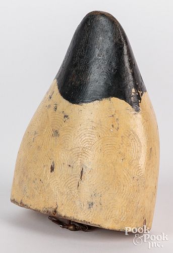 CARVED TIP-UP FEEDING CANVASBACK