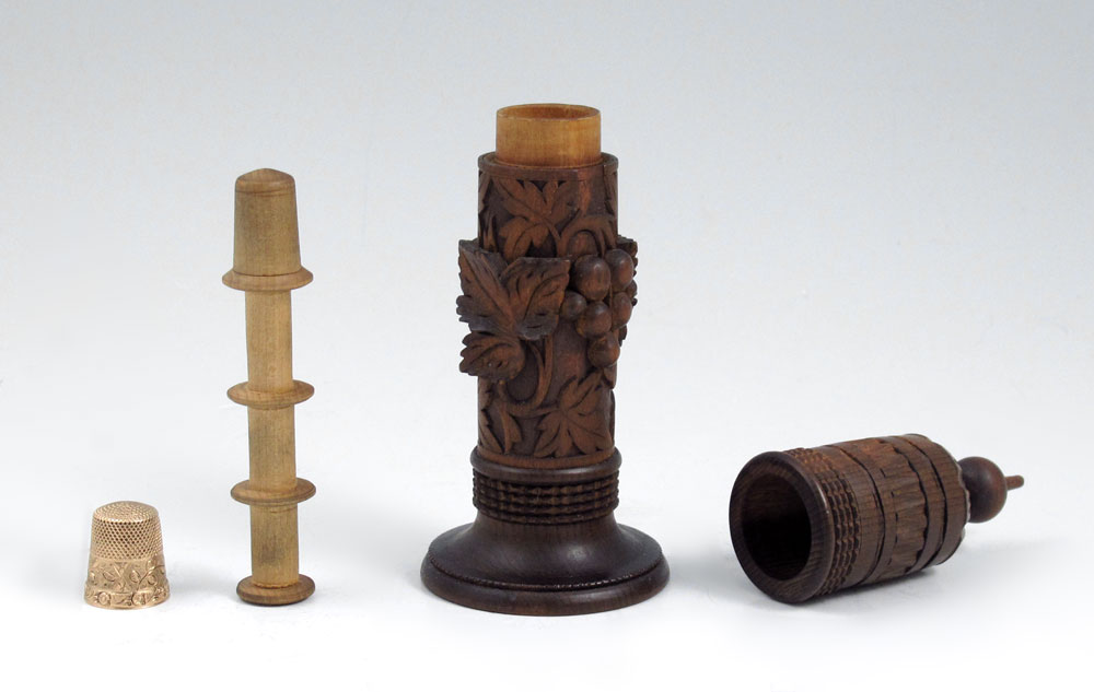 CARVED VICTORIAN ETUI CASE WITH