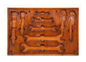 CARVED WOOD TRAVELING WORKMAN'